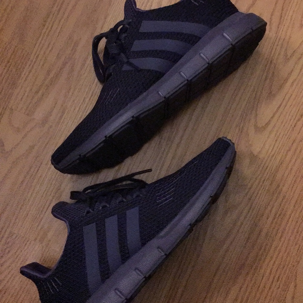 Adidas swift run shoes